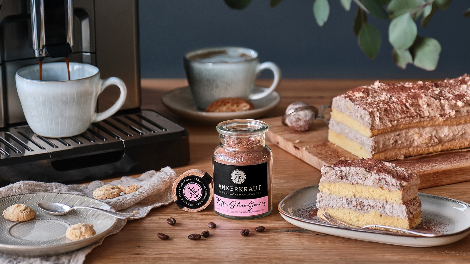 Image of Sahneschnitte mit Kaffee