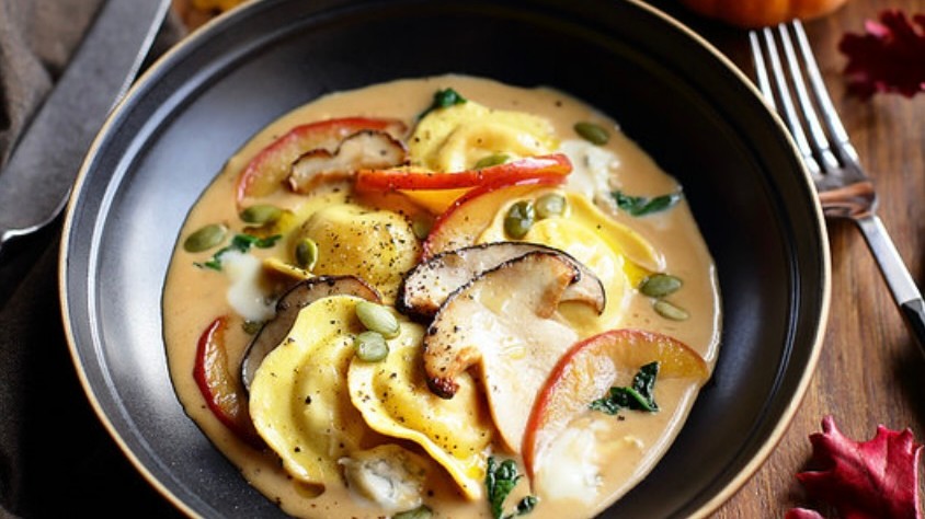 Image of RAVIOLIS WITH MUSHROOM & GORGONZOLA SAUCE