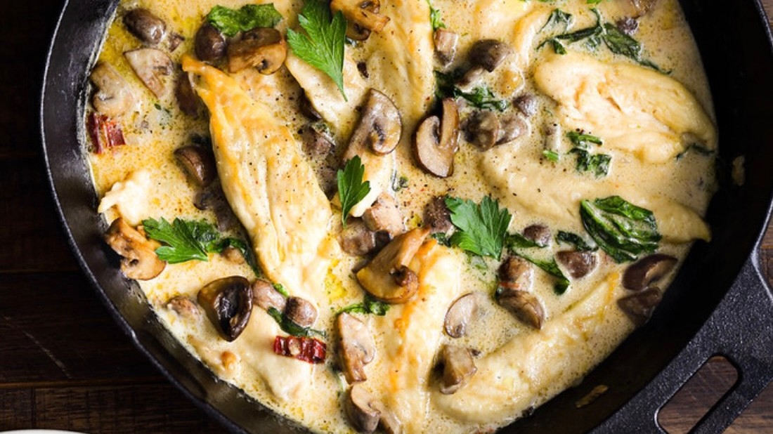 Image of SAVORY CHICKEN WITH MUSHROOM CREAM