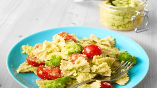 Image of Vollkornnudeln mit Brokkoli-Pesto