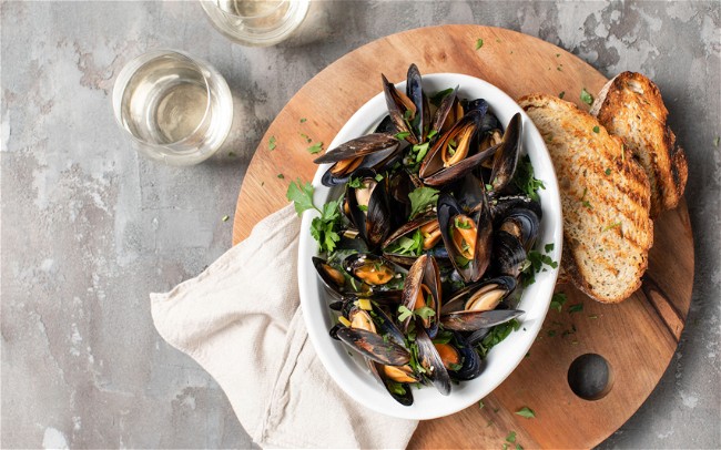 Image of Steamed French Mussels with White Wine Sauce
