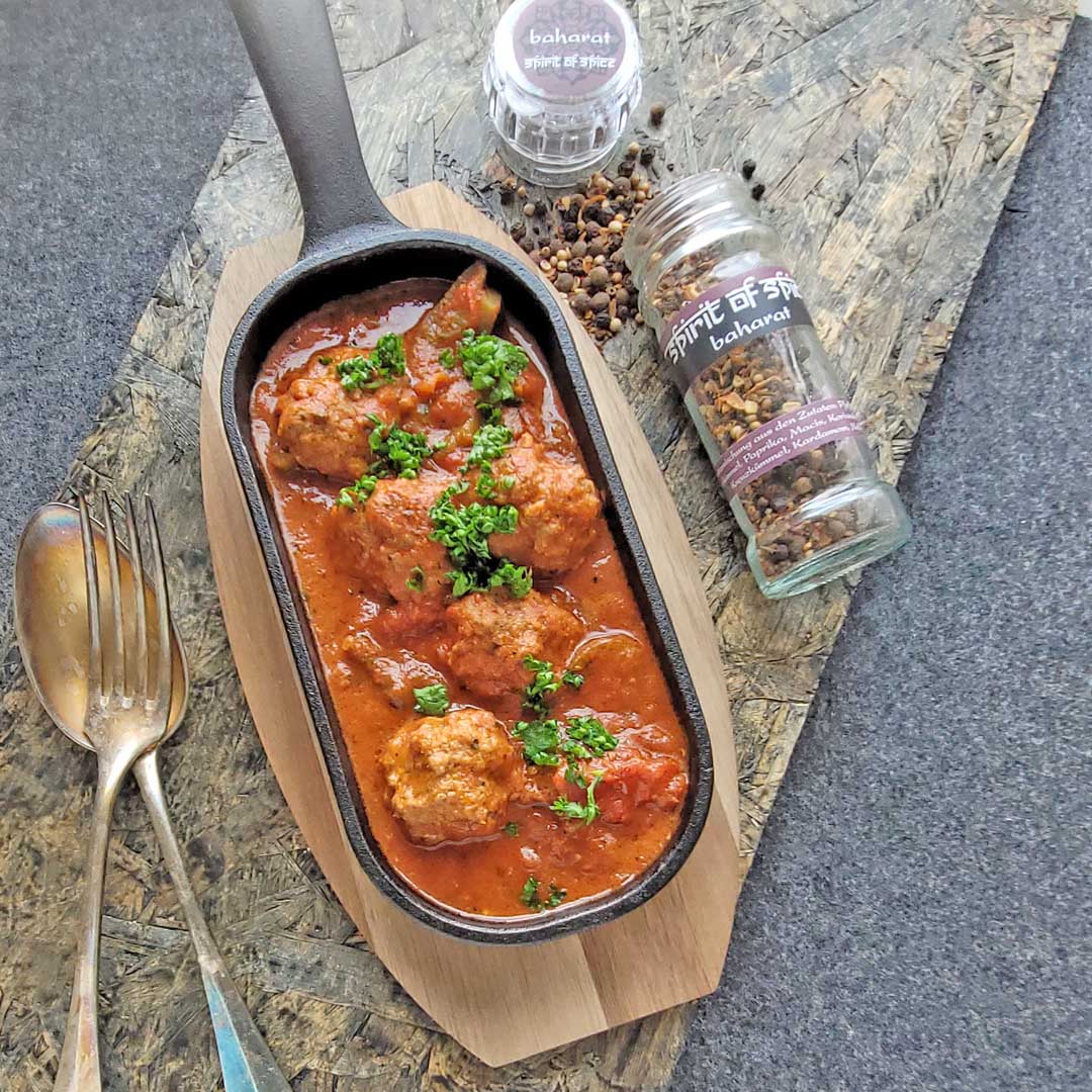 Hackfleischbällchen Baharat an Tomatensauce, würzig & fruchtig