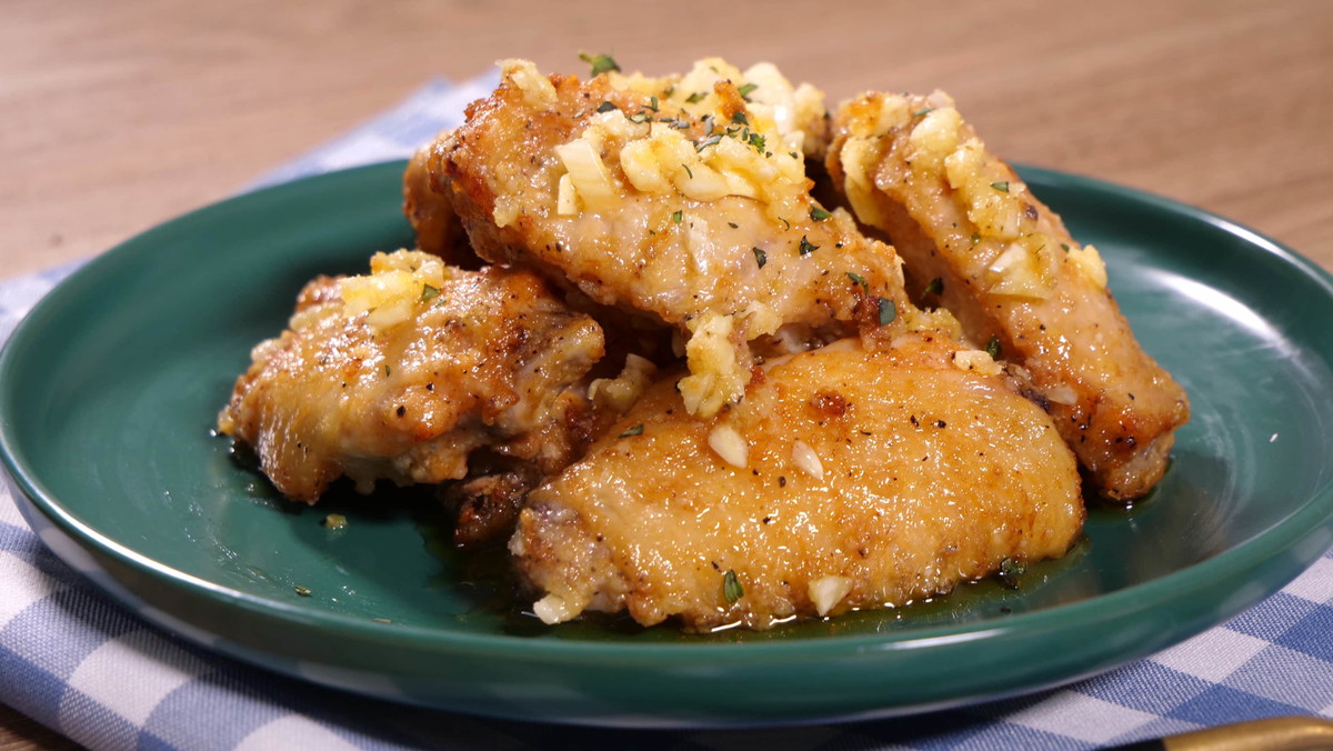 Air Fryer Garlic Parmesan Wings