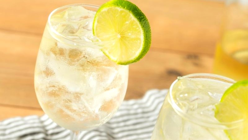 Image of White Wine Spritzer