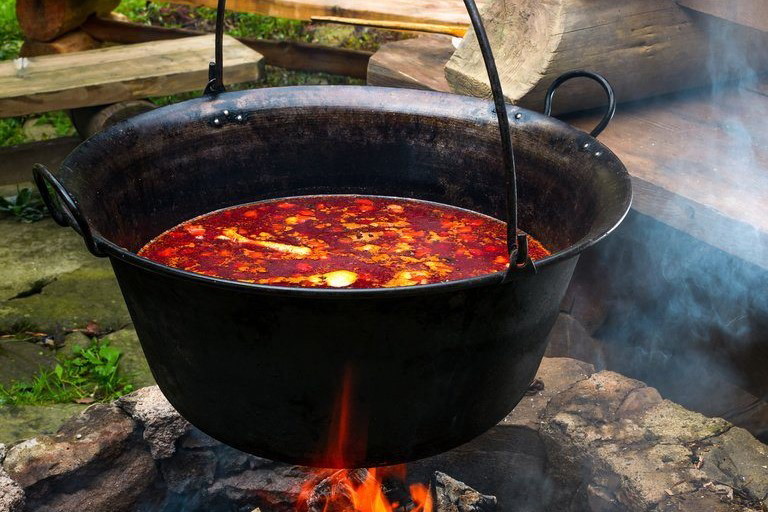 Halászlé - Hungarian Fisherman's Soup