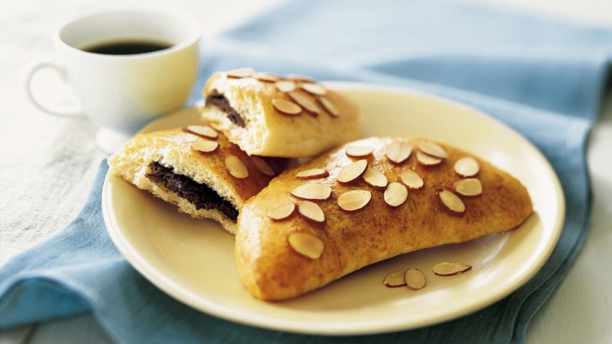 Image of Chocolate Almond Calzones