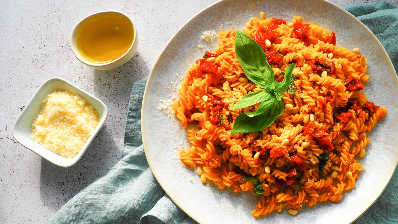 Image of Fusilli mit rotem Pesto