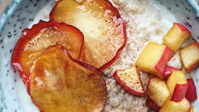 Image of Spiced Oats and Sticky Apples