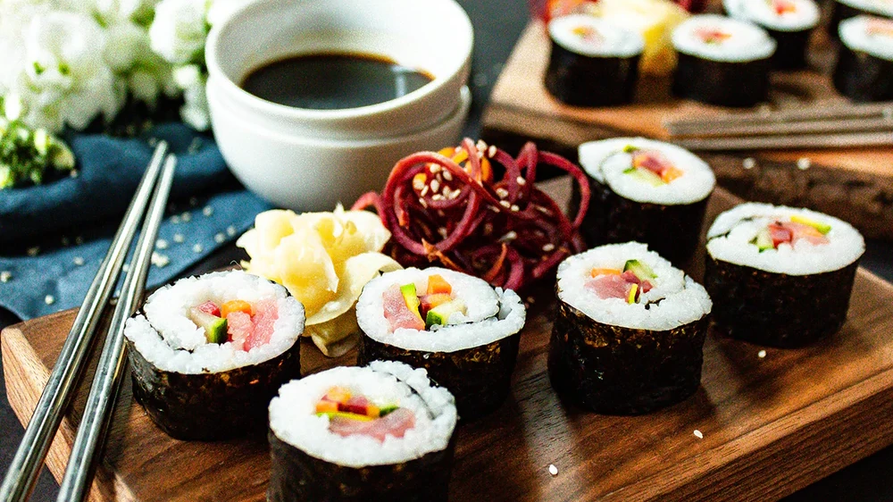 Image of How to Make Tuna Maki (Sushi Roll)