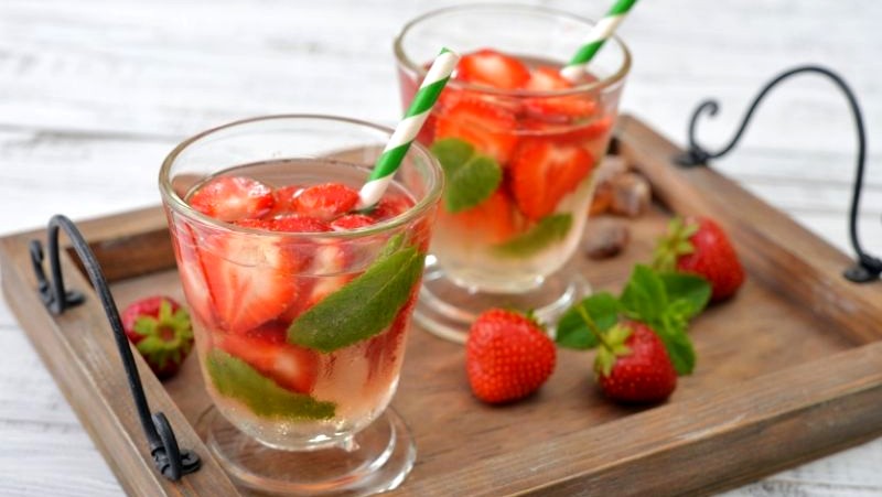 Image of Skinny Strawberry Mojito