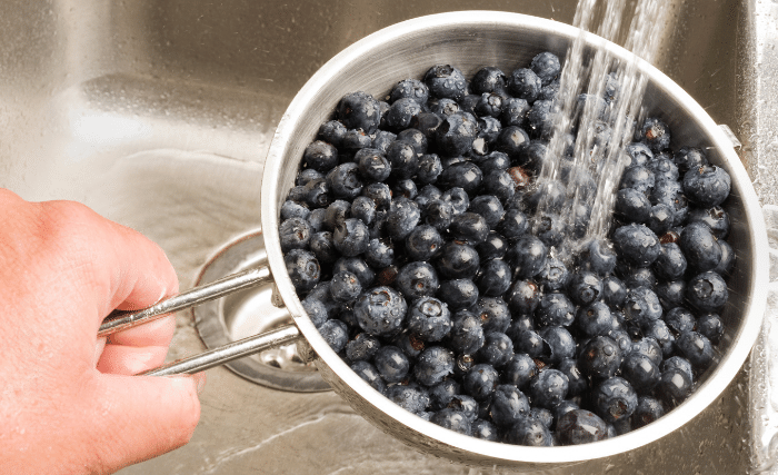 Image of Get your blueberries under a sink and swish them around...