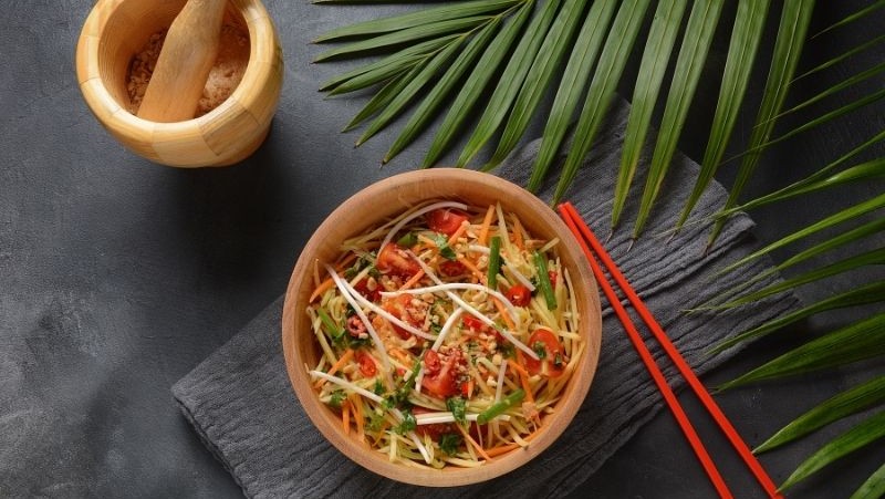 Image of Thai Fried Fish Salad With Green Papaya