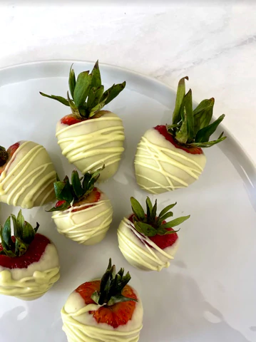 Image of Matcha & White Chocolate Covered Strawberries