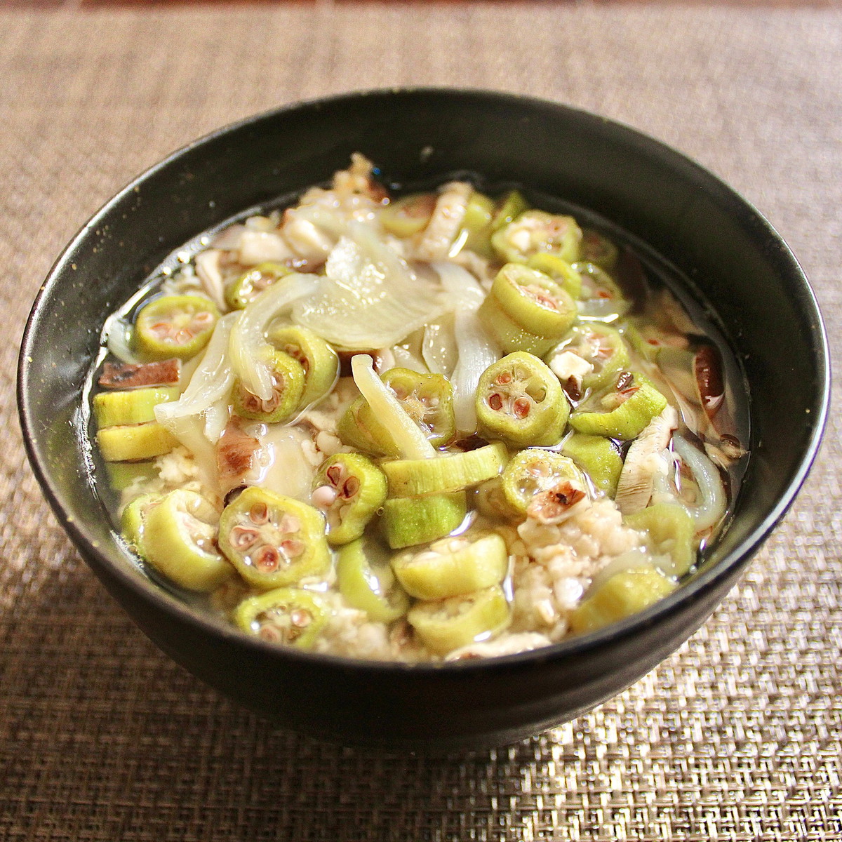 [レンジで作る]野菜たっぷりオートミール
