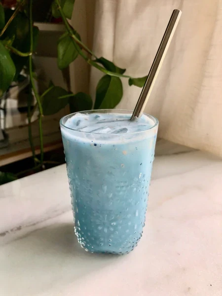 Image of Caffeine-Free Blue Spirulina Latte