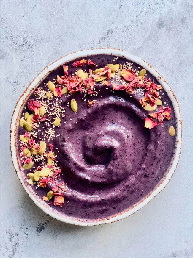 Image of Blueberry Pie Beauty-Boosting Smoothie Bowl