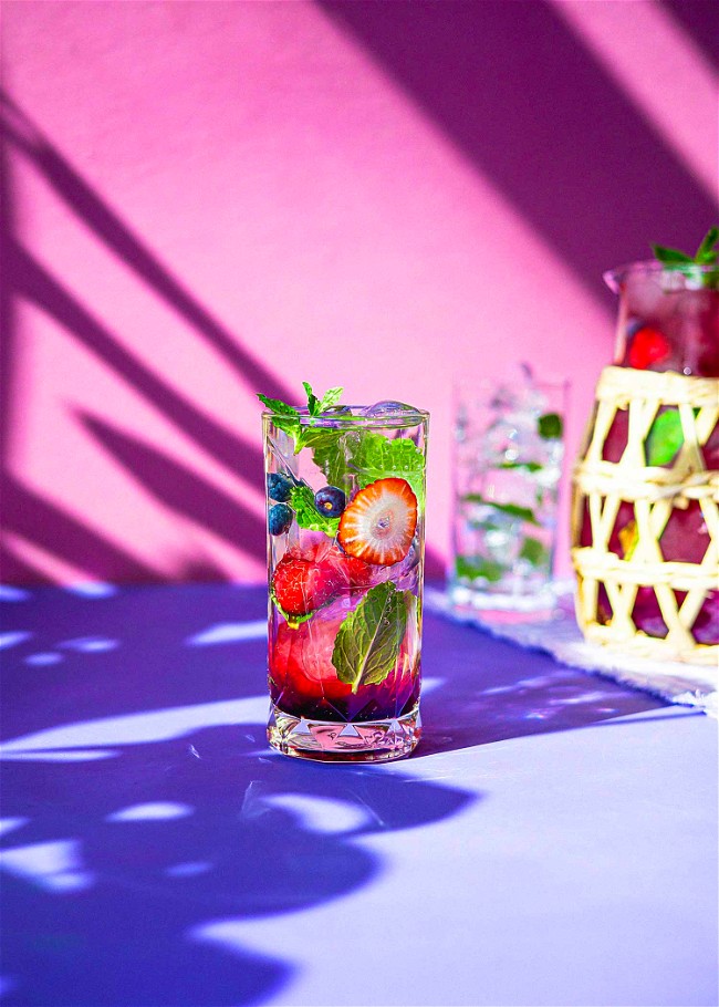 Image of Agua fresca aux petits fruits avec alcool