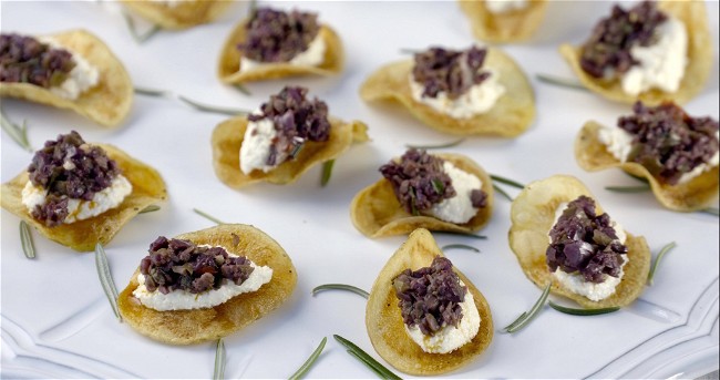 Image of Potato Crisps with Goat Cheese and Olives