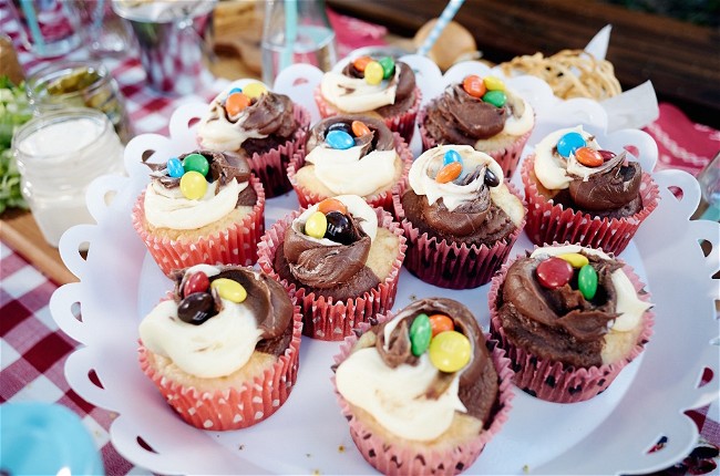 Image of Black and White Cupcakes