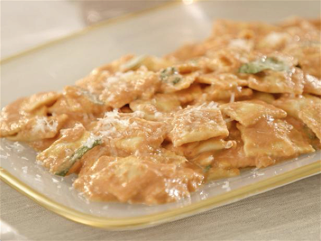 Image of Cheese Ravioletti in Pink Sauce
