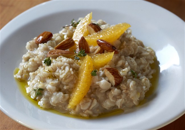 Image of Oatmeal with Olive Oil and Oranges