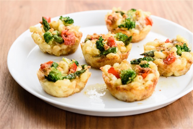 Image of Baked Macaroni and Cheese Cupcakes