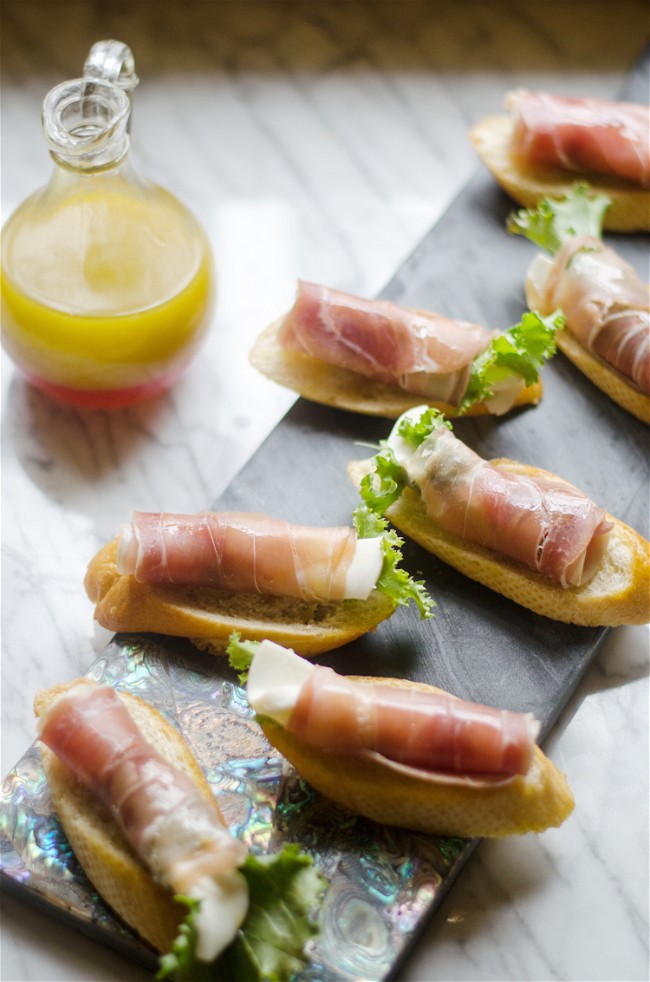 Image of Curly Endive, Prosciutto and Mozzarella on Bruschetta