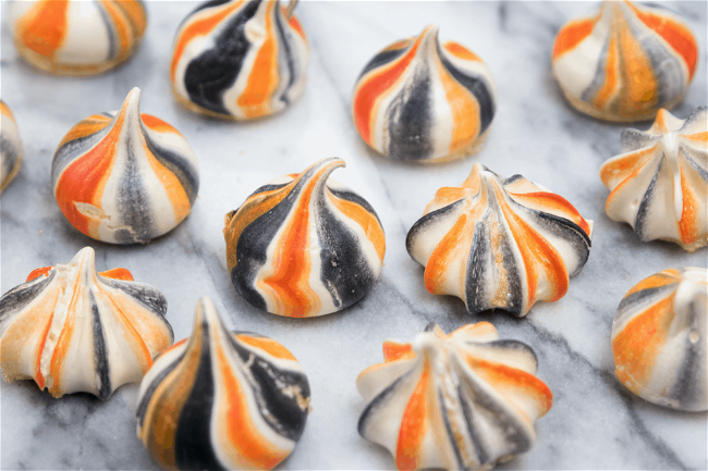 Image of Halloween Tie-Dye Meringues