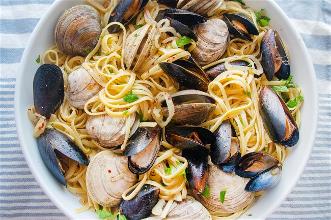 Image of Spicy Linguine with Mussels and Clams