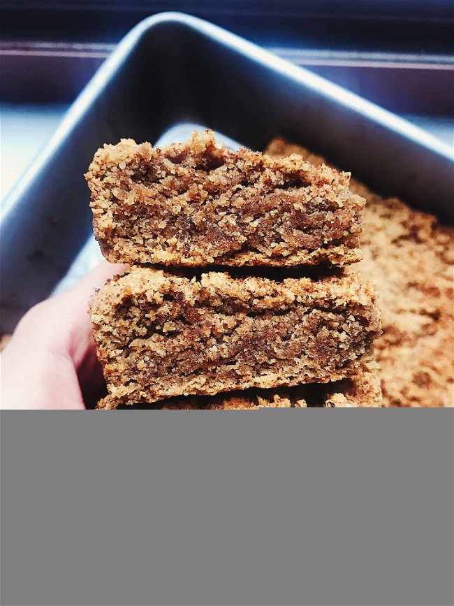 Image of DadaEat's Snickerdoodle Cake Bars