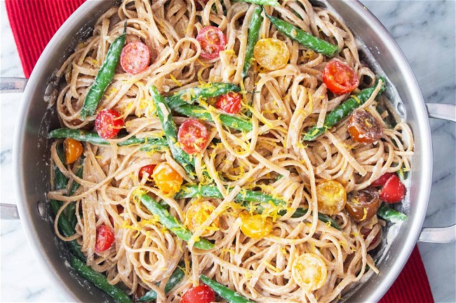 Image of Whole Wheat Linguine With Ricotta, Green Beans And Tomatoes