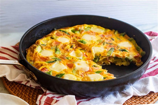 Image of Asparagus and Tomato Frittata
