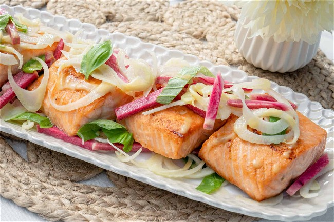 Image of Broiled Salmon with Fennel Salad