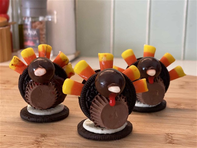Image of Giada's Oreo Thanksgiving Turkeys