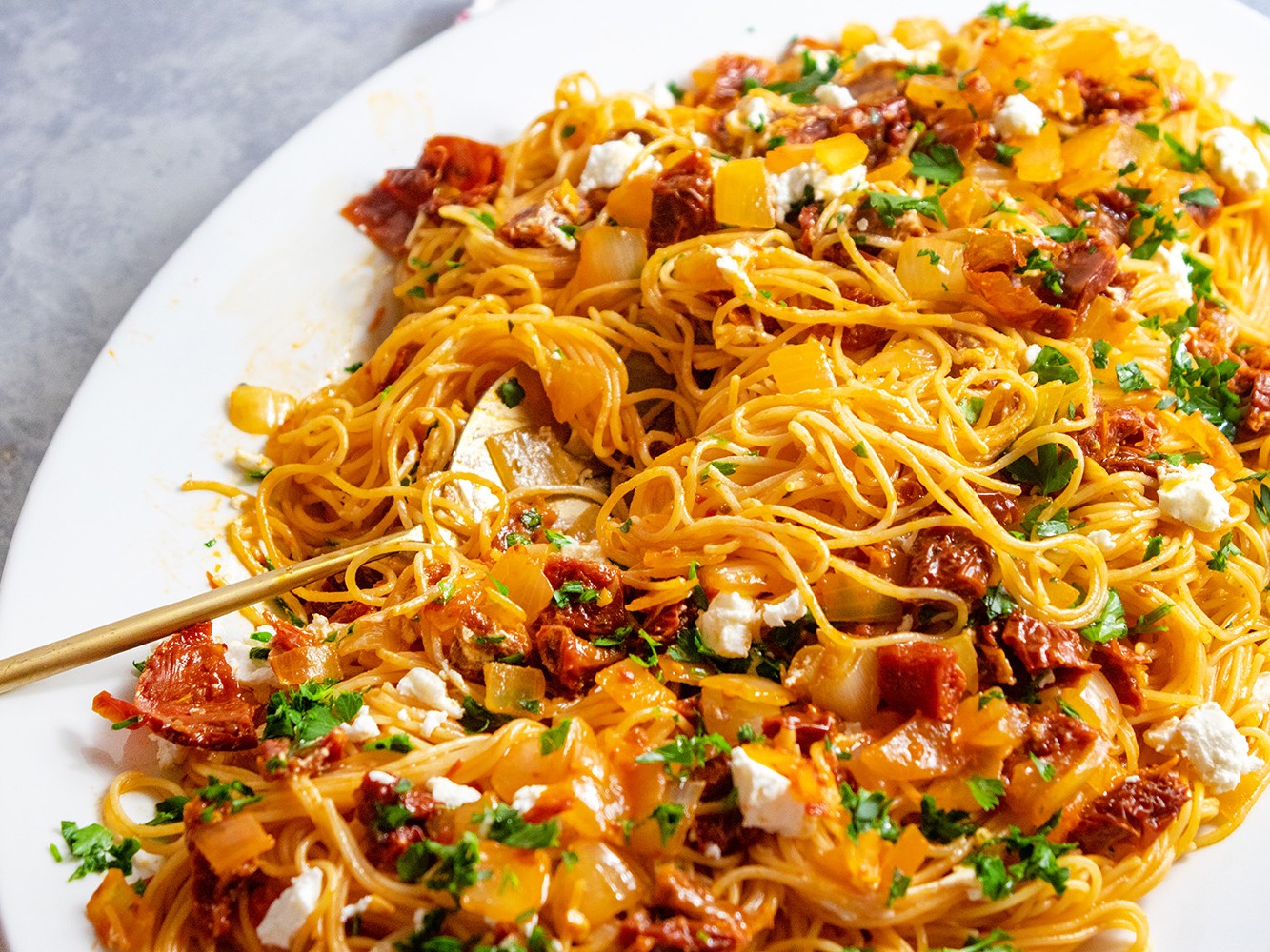 Angel Hair Pasta W/Garlic & Sun-Dried Tomatoes Recipe 