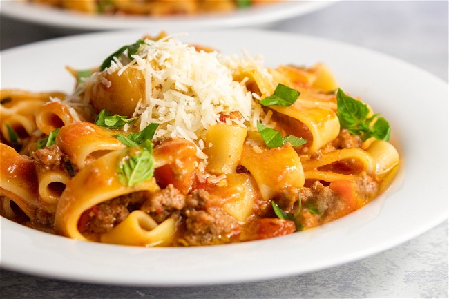 Image of Giada's 20-minute bolognese