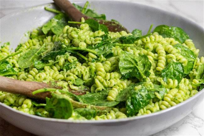 Image of Pasta With Spinach Sauce