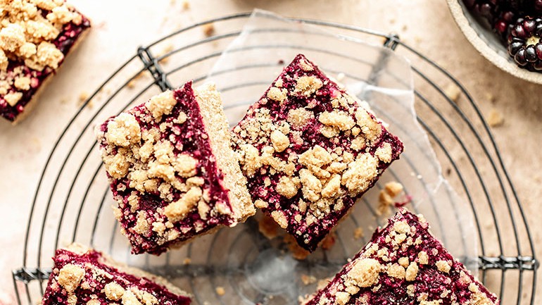 Image of Berry Crumble Bars Recipe