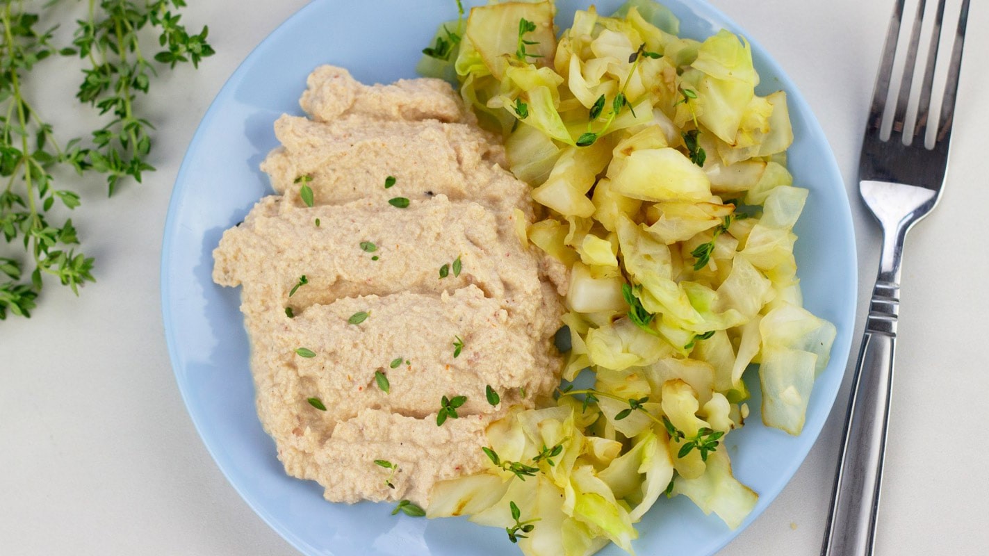 Image of Gebratener Spitzkohl mit Tofu