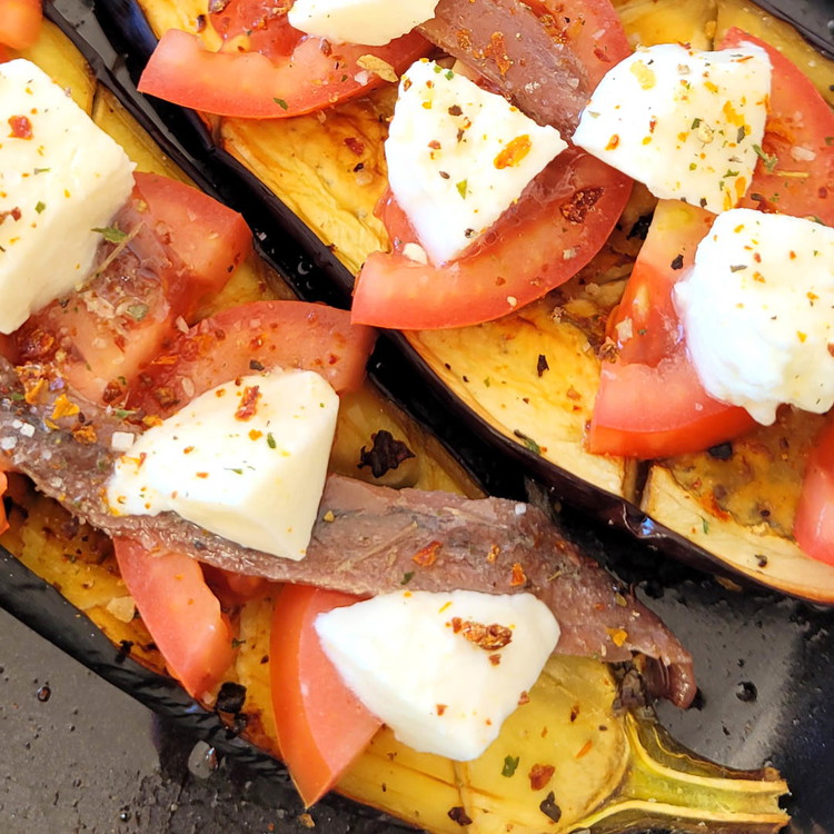 Image of und zum Schluss legst du die Mozzarella-Würfel darüber