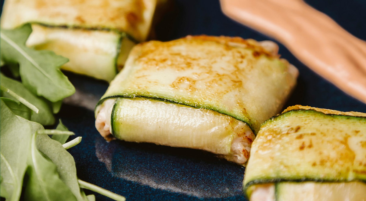 Receta de sándwich mixto keto con pan de calabacín