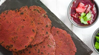 Image of Oats And Beetroot Roti