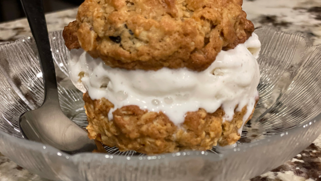 Image of Oatmeal Raisin Walnut Cookies 