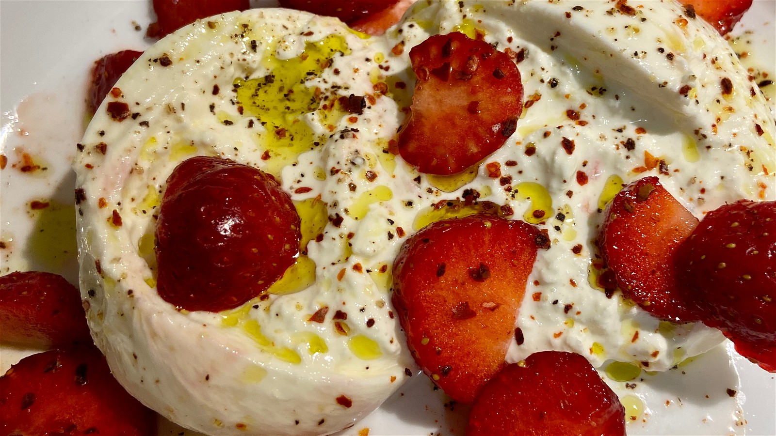 Image of Burrata and Berries with Biancolilla 