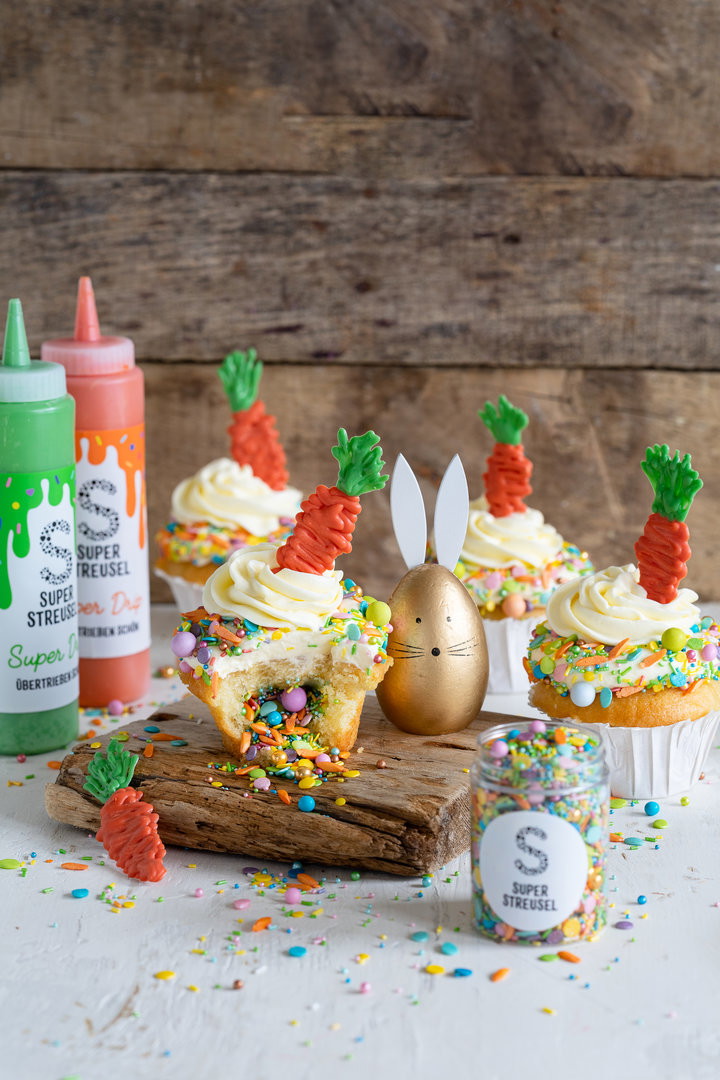 Piñata Cupcakes