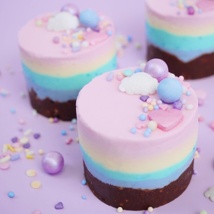 Mini Rainbow Cheesecakes – Super Streusel
