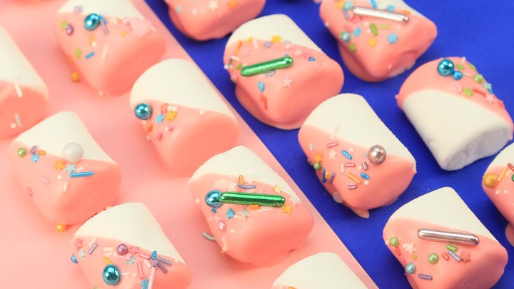 Image of Marshmallows mit Kuvertüre und Streuseln