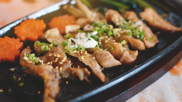 Image of Steak in Lettuce Rolls