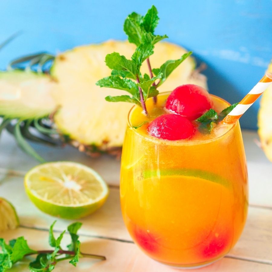 Pineapple & Ginger Ale Kiss