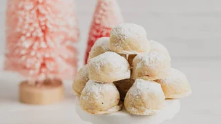Image of KETO WHITE CHOCOLATE PEPPERMINT SNOWBALLS